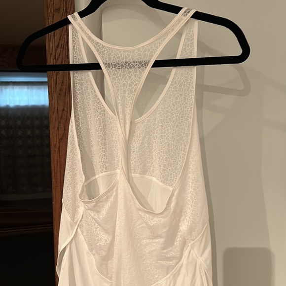 Lululemon tank - Picture 3 of 4